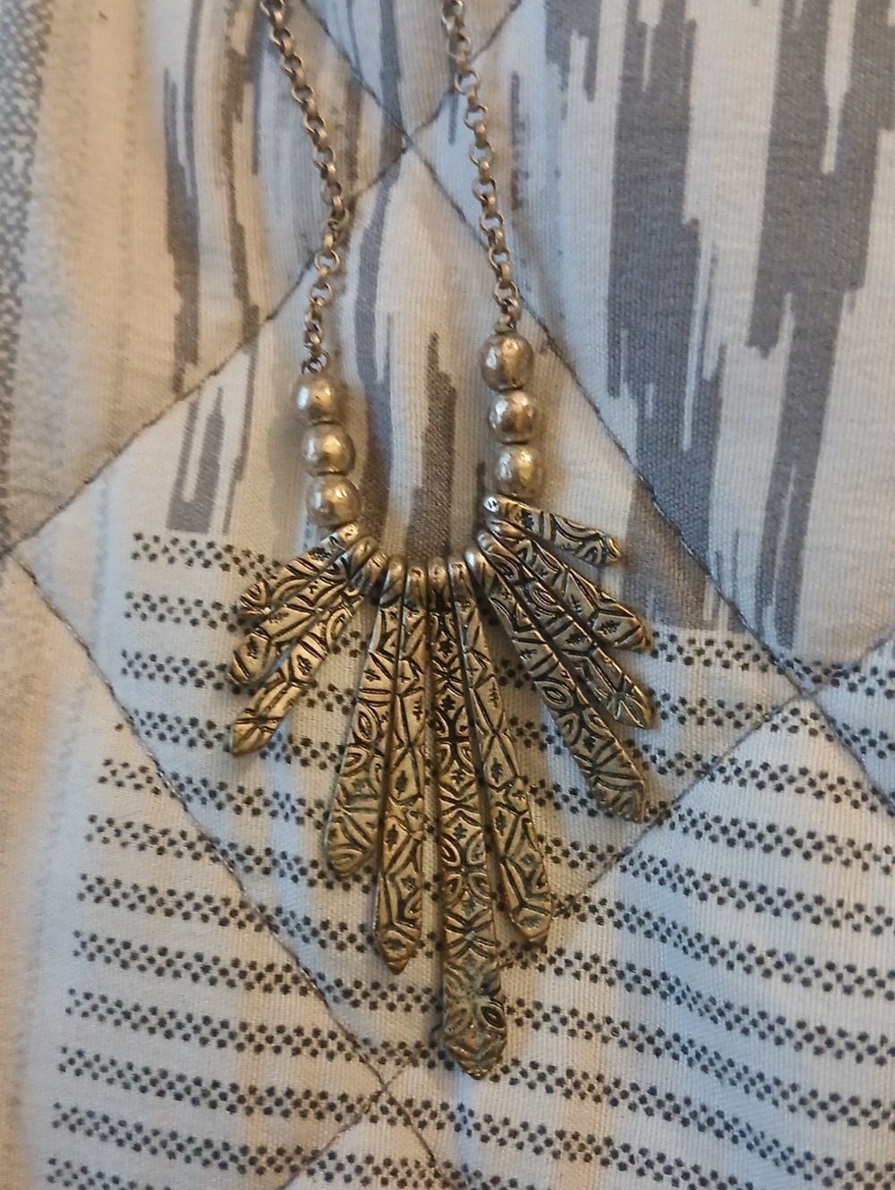 Boho Metalwork Silver Feather Pendant Necklace - Women Jewelry